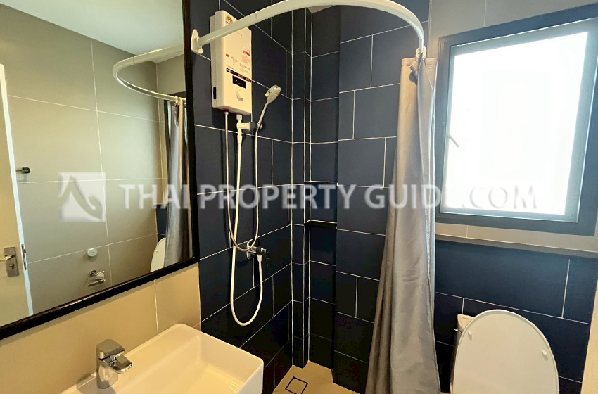 House with Shared Pool in Bangnatrad 